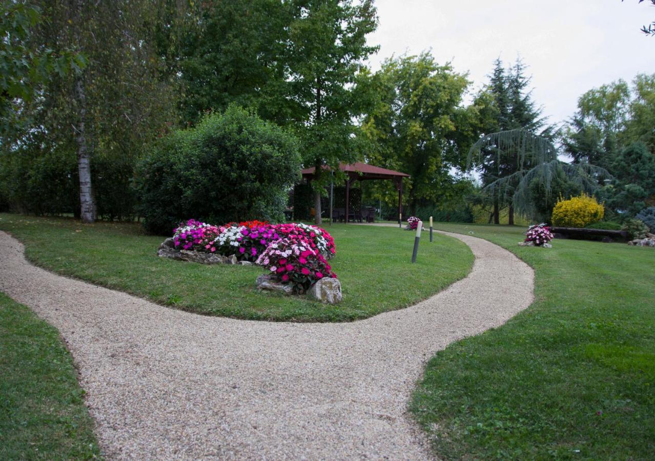 Pralormo Lo Scoiattolo Piedmont Bike Hotel מראה חיצוני תמונה