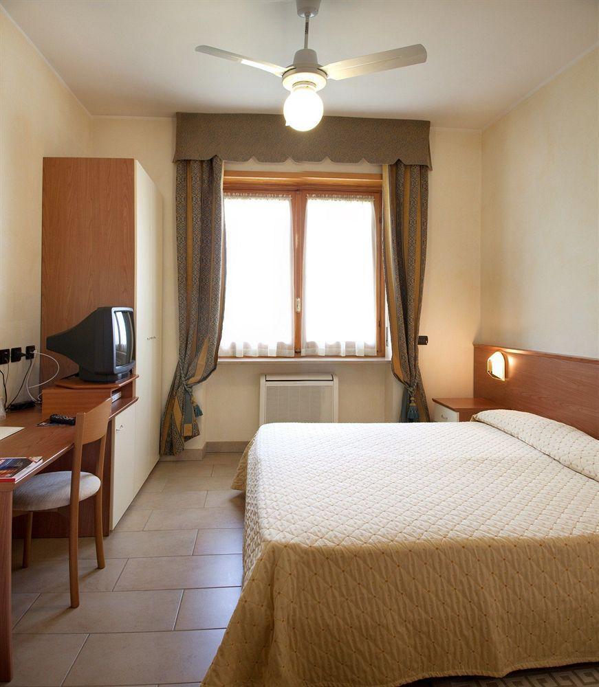 Pralormo Lo Scoiattolo Piedmont Bike Hotel מראה חיצוני תמונה