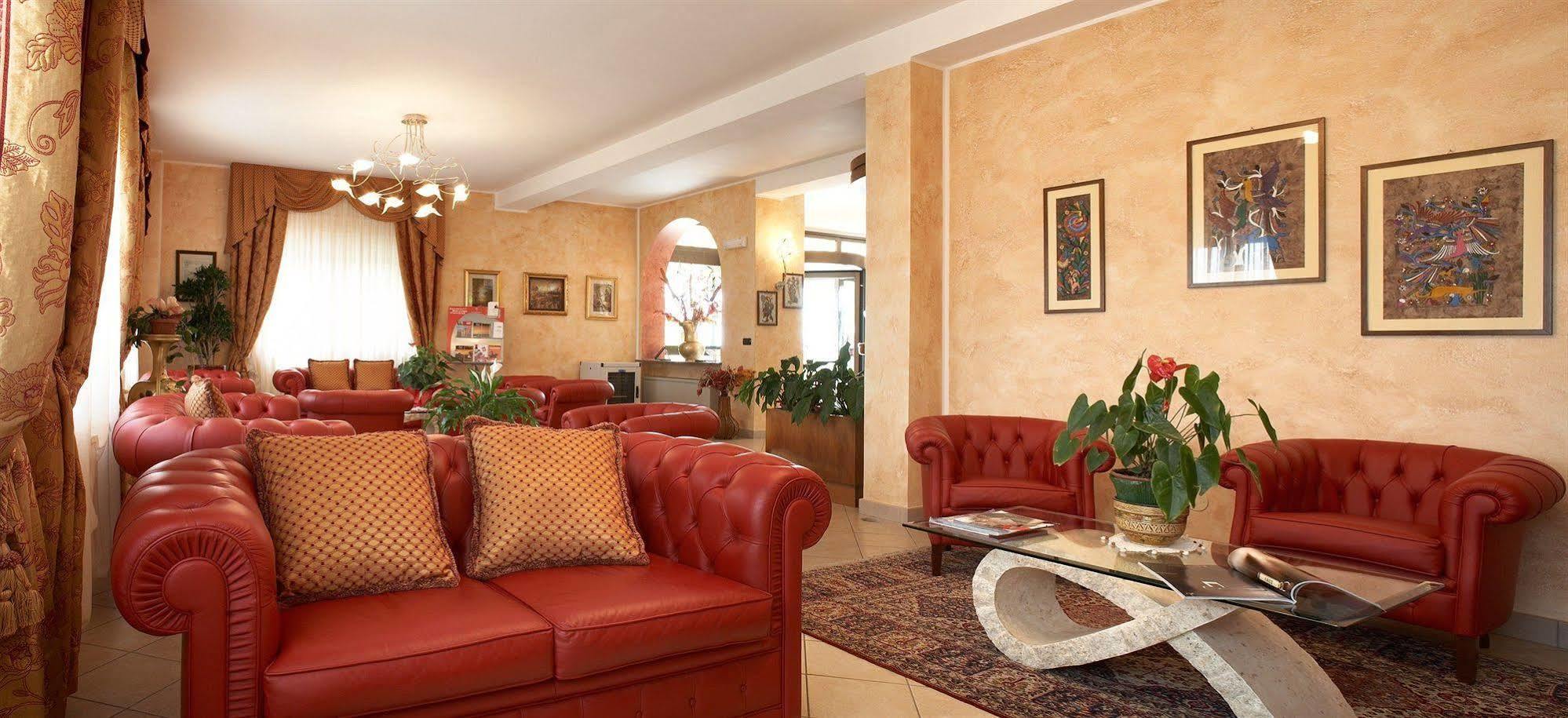 Pralormo Lo Scoiattolo Piedmont Bike Hotel מראה חיצוני תמונה