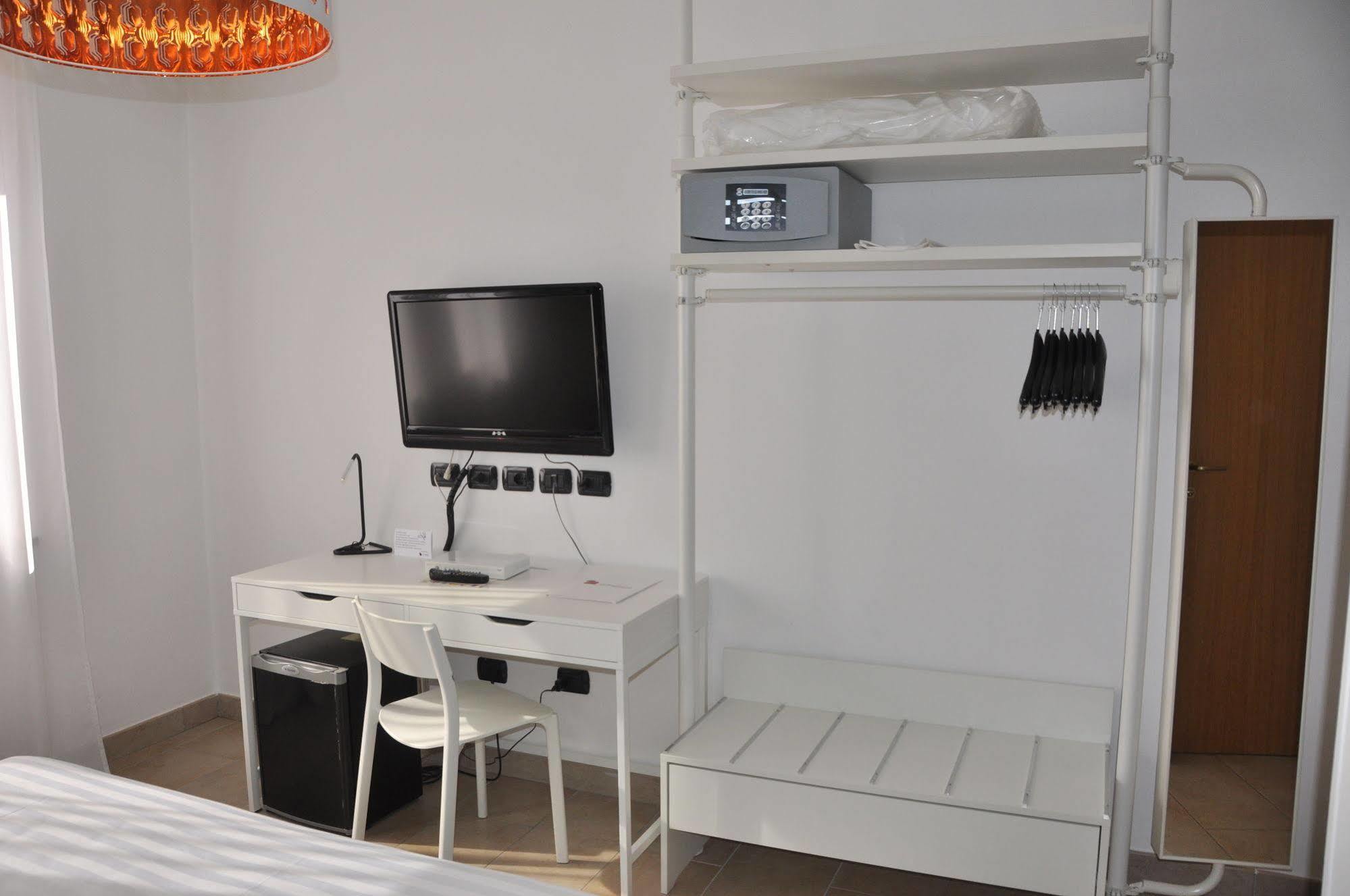Pralormo Lo Scoiattolo Piedmont Bike Hotel מראה חיצוני תמונה