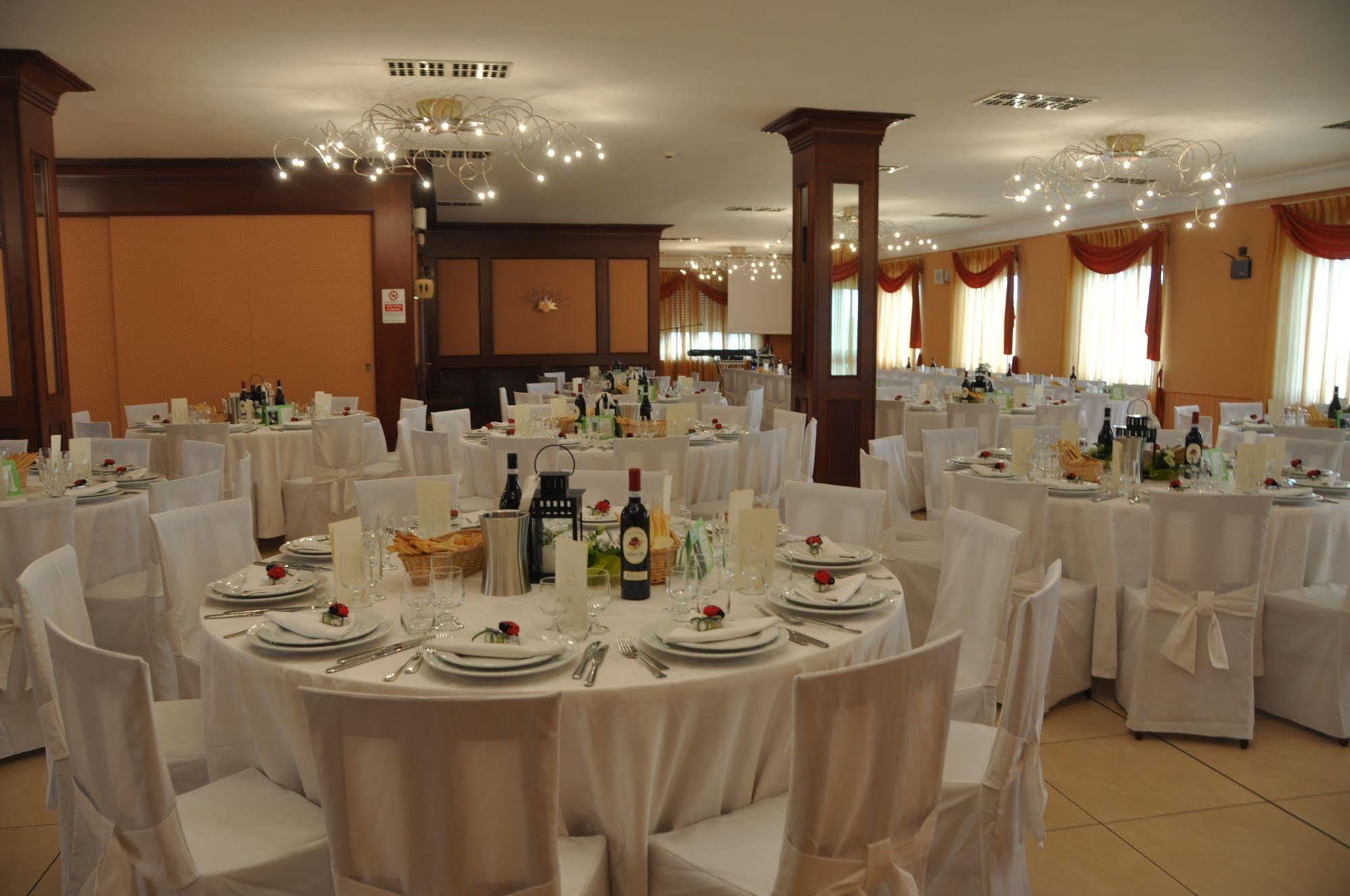 Pralormo Lo Scoiattolo Piedmont Bike Hotel מראה חיצוני תמונה